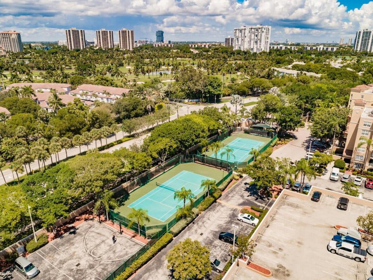 Uhost Ai - 3B Gem W Golf & Intracoastal Views Miami Kültér fotó