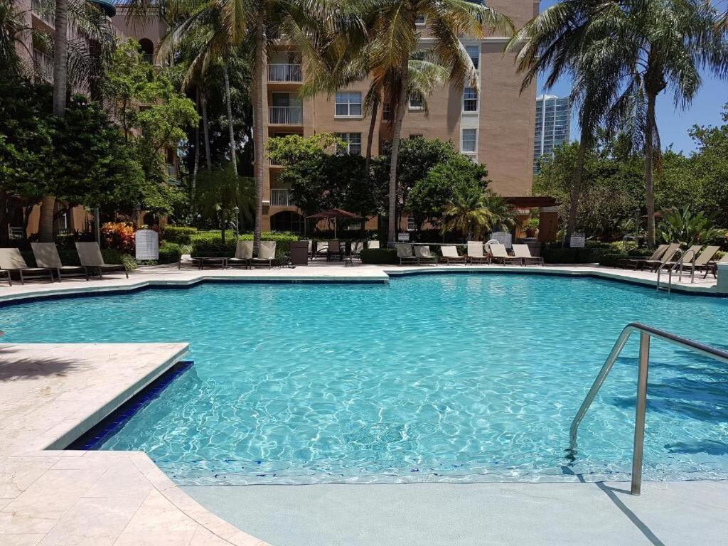 Uhost Ai - 3B Gem W Golf & Intracoastal Views Miami Kültér fotó